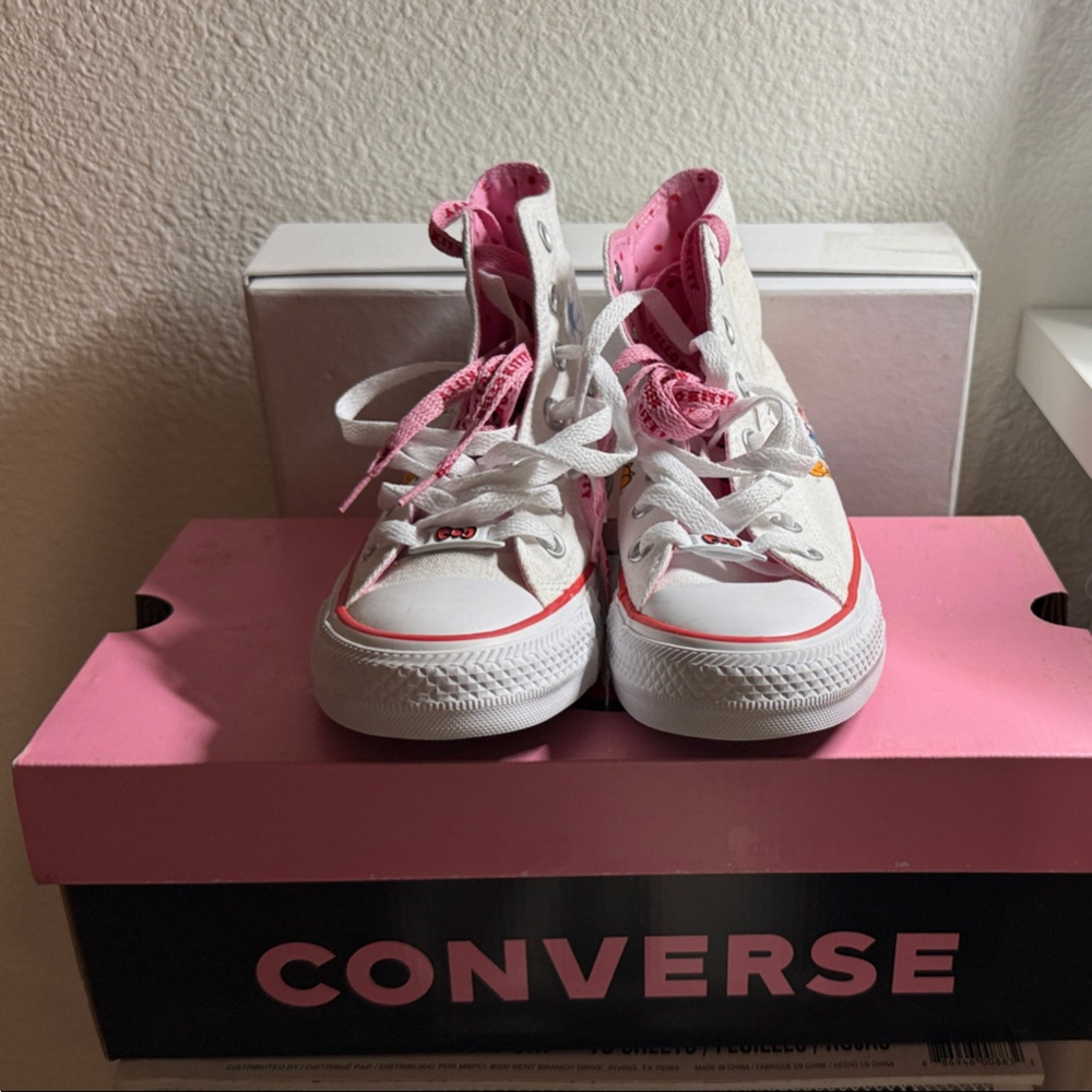 💗 Brand New Converse × Hello Kitty High Top Sneakers 💗